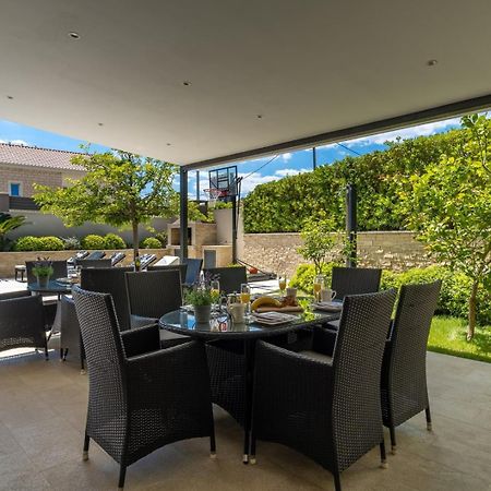 Luxury Villa Lucas With Heated Pool, Whirlpool, Sauna, 14 Pax Podstrana Exterior foto